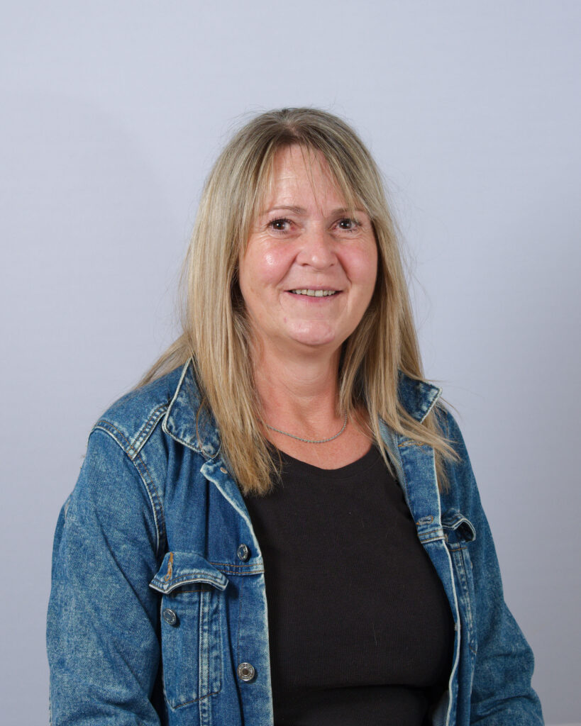 Lucienne Yerly, ventes